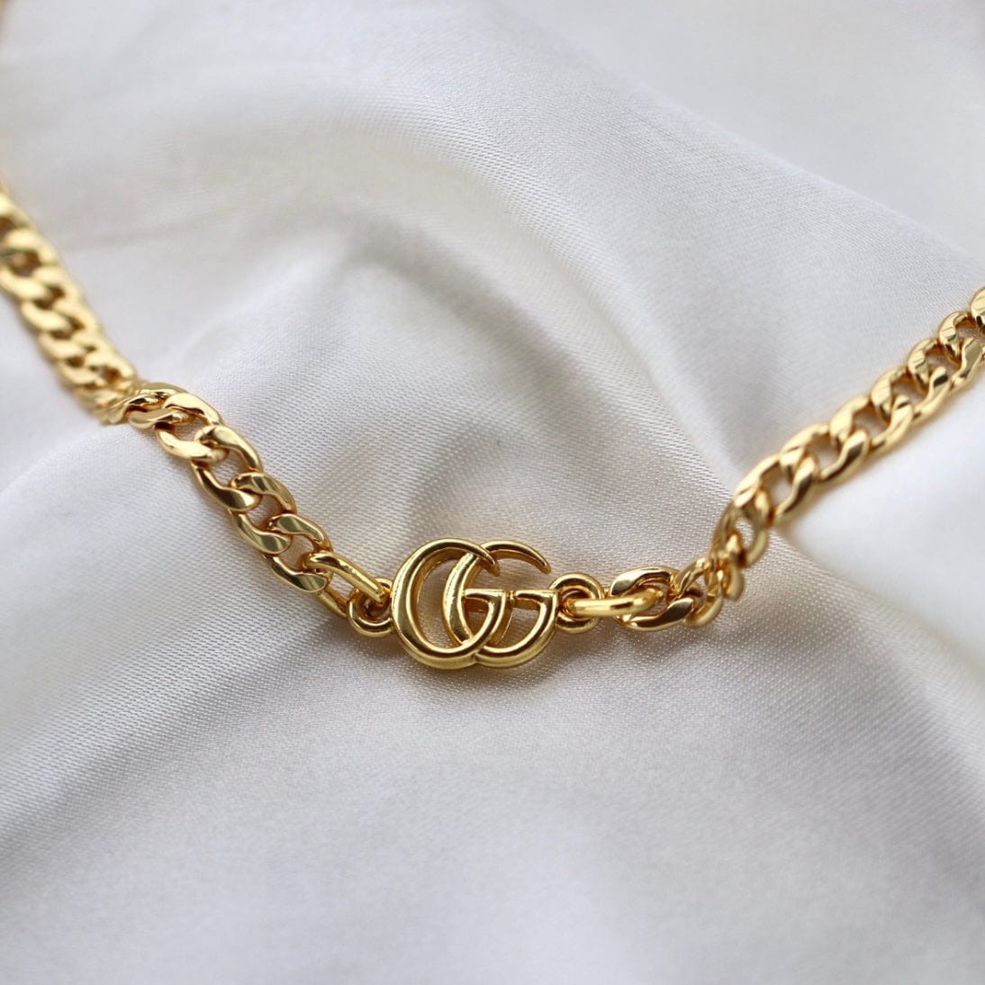 商品Alt模板：Gigi Choker - xtest